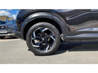 Nissan Juke 1.0 DiG-T 114 N-Connecta 5dr DCT Petrol Hatchback