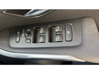 Volvo V40 D2 [120] Momentum Nav Plus 5dr Geartronic Diesel Hatchback
