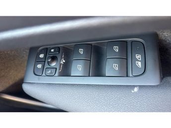 Volvo XC40 2.0 B4P Plus Dark 5dr AWD Auto Petrol Estate