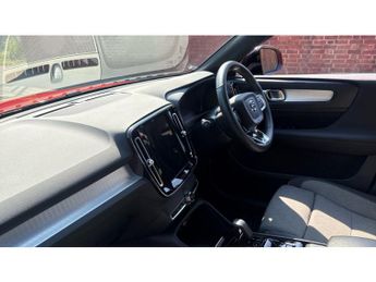 Volvo XC40 2.0 B4P Plus Dark 5dr AWD Auto Petrol Estate
