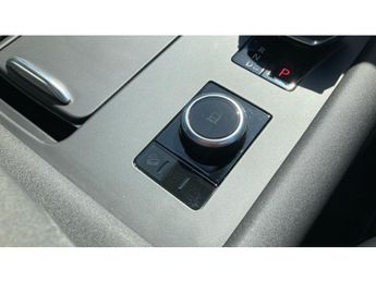 Land Rover Discovery 3.0 D300 Dynamic SE 5dr Auto Diesel Station Wagon