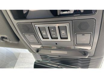 Land Rover Discovery 3.0 D300 Dynamic SE 5dr Auto Diesel Station Wagon