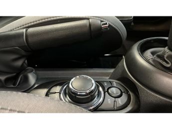 MINI Hatchback 2.0 Cooper S Sport 5dr Auto [Comfort/Nav Pack] Petrol Hatchback