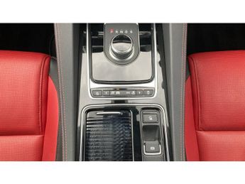 Jaguar F-Pace 2.0d [180] Chequered Flag 5dr Auto AWD Diesel Estate