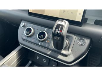 Land Rover Defender 3.0 D300 X-Dynamic HSE 110 5dr Auto [7 Seat] Diesel Estate