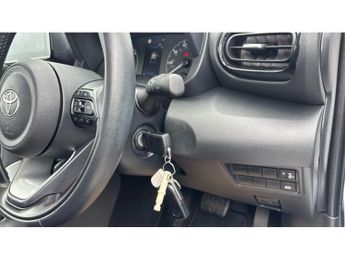 Toyota Yaris 1.5 Hybrid Icon 5dr CVT Hybrid Hatchback