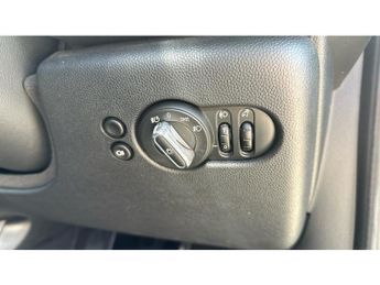MINI Hatchback 1.5 Cooper Classic 5dr Auto [Comfort/Nav Pack] Petrol Hatchback