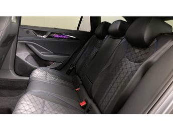 Volkswagen Passat 1.5 eTSI R-Line 5dr DSG Petrol Estate