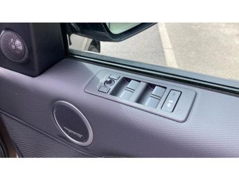Land Rover Discovery 3.0 D300 R-Dynamic SE 5dr Auto Diesel Station Wagon