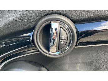 MINI Hatchback 1.5 Cooper Classic 5dr Auto Petrol Hatchback