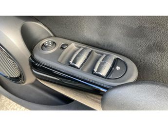 MINI Hatchback 1.5 Cooper Classic 5dr Auto Petrol Hatchback