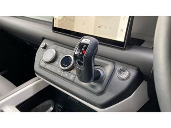 Land Rover Defender 3.0 D250 X-Dynamic HSE 110 5dr Auto Diesel Estate