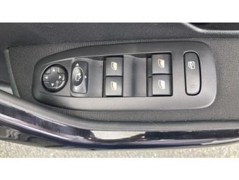 Peugeot 2008 1.2 PureTech 110 Signature 5dr EAT6 Petrol Estate