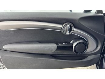 MINI Hatchback 1.5 Cooper Exclusive 3dr Auto Petrol Hatchback