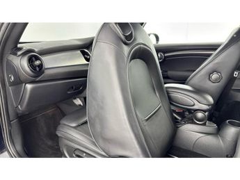 MINI Hatchback 1.5 Cooper Exclusive 3dr Auto Petrol Hatchback