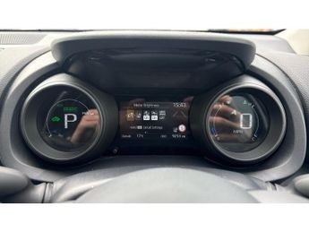Toyota Yaris 1.5 Hybrid Design 5dr CVT Hybrid Hatchback