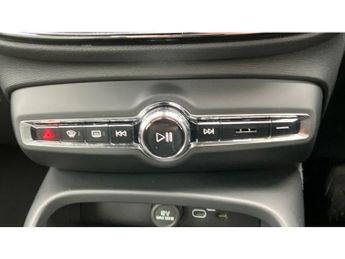Volvo XC40 2.0 B3P Core 5dr Auto Petrol Estate