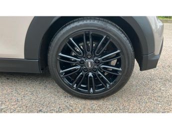 MINI Hatchback 1.5 Cooper Exclusive 3dr Auto Petrol Hatchback