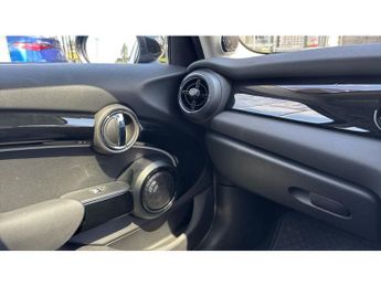 MINI Hatchback 1.5 Cooper Classic 5dr Auto Petrol Hatchback