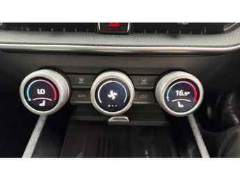 Skoda Superb 2.0 TDI SE Technology 5dr DSG Diesel Hatchback