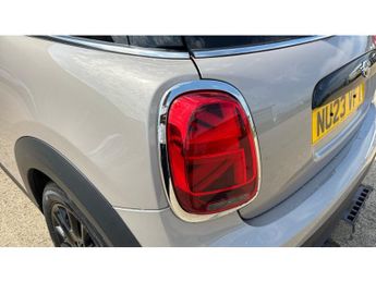 MINI Hatchback 1.5 Cooper Classic 3dr Auto [Comfort Pack] Petrol Hatchback