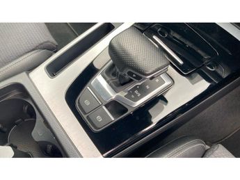 Audi Q5 40 TDI Quattro S Line 5dr S Tronic Diesel Estate
