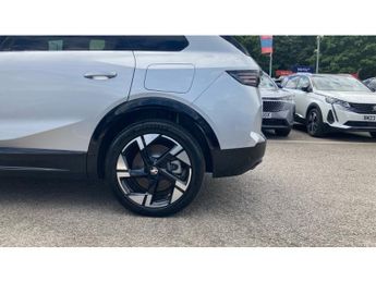 Vauxhall Grandland 157kW Ultimate 73kWh 5dr Auto [Fixed Roof] Electric Hatchback