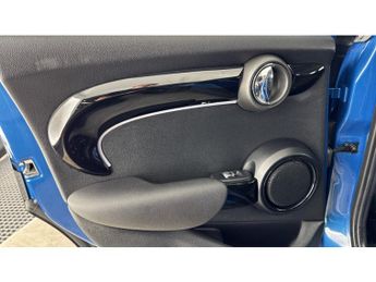 MINI Hatchback 1.5 Cooper Classic Premium 5dr Auto Petrol Hatchback