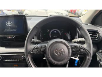 Toyota Yaris 1.5 Hybrid Design 5dr CVT Hybrid Hatchback