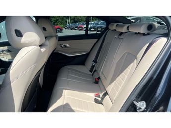 BMW 3 Series 320i xDrive M Sport 4dr Step Auto Petrol Saloon