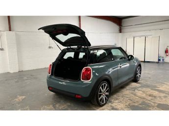 MINI Hatchback 135kW Cooper S Multitone Edition 33kWh 3dr Auto Electric Hatchba