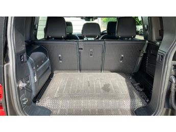 Land Rover Defender 2.0 P400e X-Dynamic SE 110 5dr Auto Estate