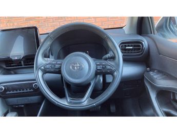 Toyota Yaris 1.5 Hybrid Design 5dr CVT Hybrid Hatchback