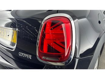 MINI Hatchback 1.5 Cooper Classic Premium 5dr Auto Petrol Hatchback