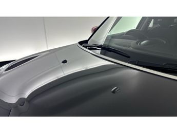 MINI Hatchback 1.5 Cooper Classic Premium 5dr Auto Petrol Hatchback