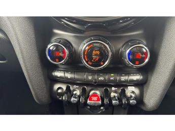 MINI Hatchback 1.5 Cooper Classic Premium 5dr Auto Petrol Hatchback