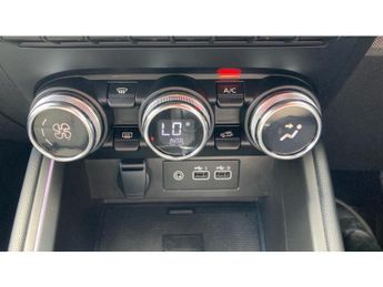 Renault Clio 1.6 E-TECH full hybrid 145 Techno 5dr Auto Hybrid Hatchback