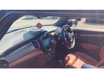 MINI Hatchback 1.5 Cooper Exclusive Premium Plus 5dr Auto Petrol Hatchback