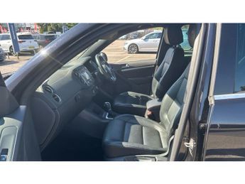 Volkswagen Tiguan 2.0 TDi BlueMotion Tech R-Line 177 5dr DSG Diesel Estate