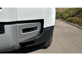 Land Rover Defender 3.0 D300 SE 110 5dr Auto Diesel Estate