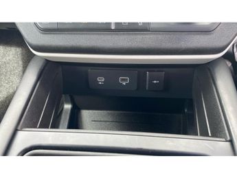 Land Rover Defender 3.0 D300 X-Dynamic HSE 110 5dr Auto Diesel Estate