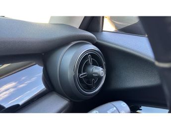 MINI Hatchback 1.5 Cooper Classic 3dr Auto Petrol Hatchback