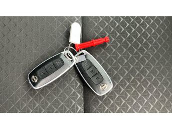 Nissan Juke 1.0 DiG-T 114 N-Connecta 5dr DCT Petrol Hatchback