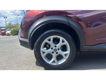 Nissan Juke 1.0 DiG-T 114 N-Connecta 5dr DCT Petrol Hatchback
