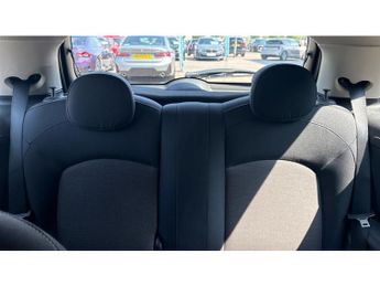 MINI Hatchback 1.5 Cooper D 3dr Auto [Pepper Pack] Diesel Hatchback