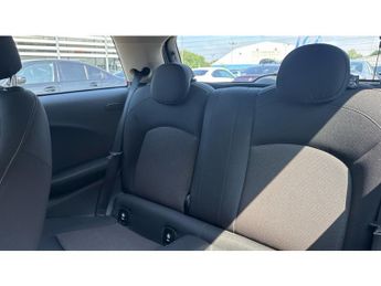 MINI Hatchback 1.5 Cooper D 3dr Auto [Pepper Pack] Diesel Hatchback