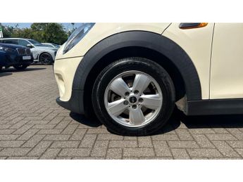 MINI Hatchback 1.5 Cooper D 3dr Auto [Pepper Pack] Diesel Hatchback