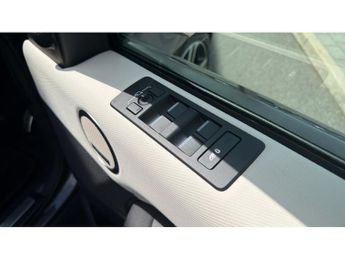 Land Rover Discovery 3.0 D300 R-Dynamic HSE 5dr Auto Diesel Station Wagon