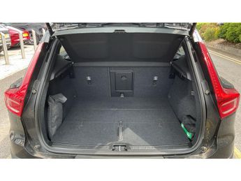 Volvo XC40 2.0 B4P Plus Black Edition 5dr Auto Petrol Estate