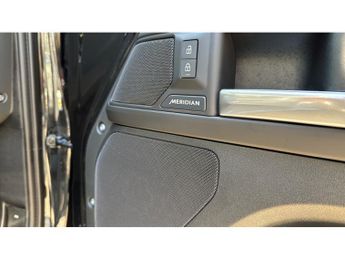 Land Rover Defender 3.0 D350 X-Dynamic SE 110 5dr Auto Diesel Estate